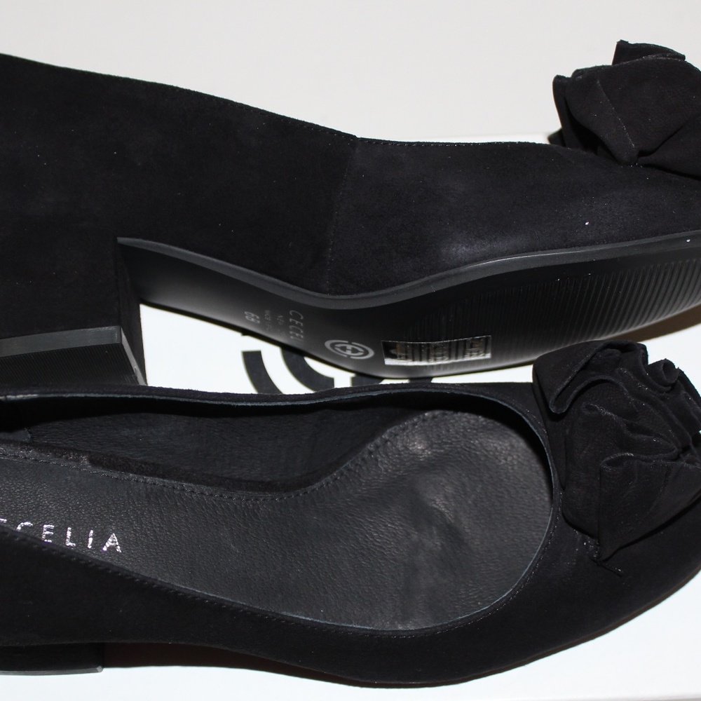 $200 CECILIA NEW YORK BLK LILLY SUEDE ROSETTE PUMP